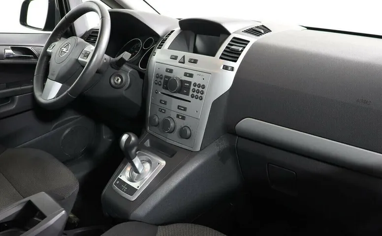 Opel Zafira B Рестайлинг