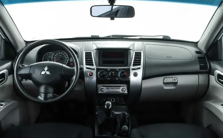 Mitsubishi pajero sport мкпп 2013 с пробегом 92 003 км
