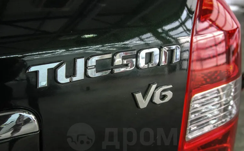 Hyundai Tucson, 1 поколение
