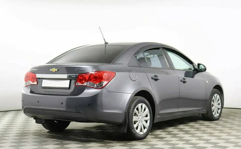 Chevrolet Cruze 1.6 Автомат
