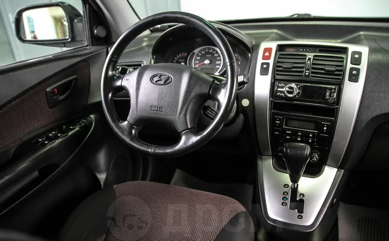 Hyundai Tucson, 1 поколение