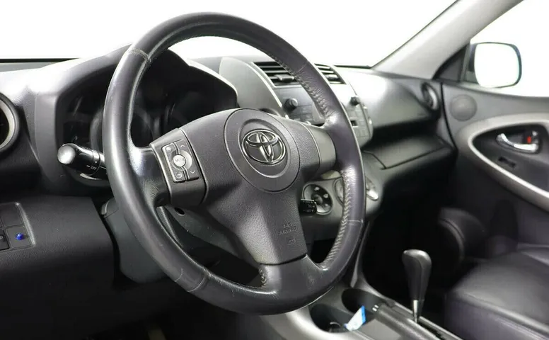 Toyota RAV4 III (XA30)
