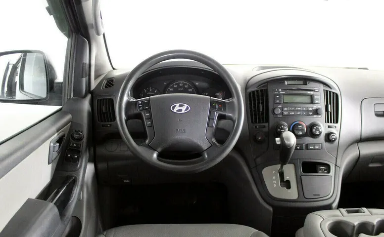 Hyundai Grand Starex I