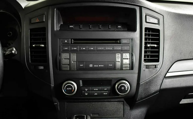 Mitsubishi Pajero IV