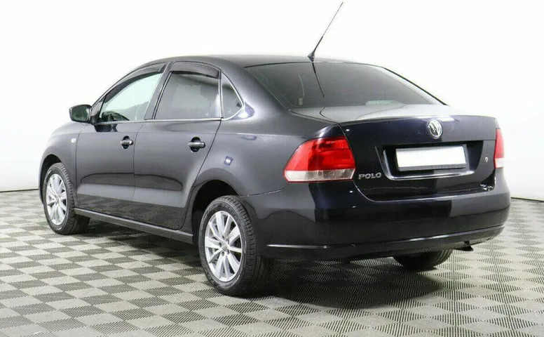 Volkswagen Polo 1.6 Автомат