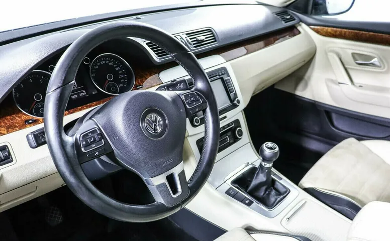 Volkswagen Passat CC I