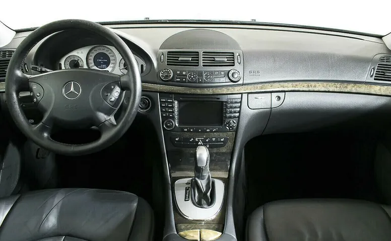 Mercedes-Benz E-Класс III (W211, S211)