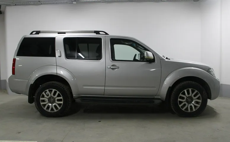 Nissan Pathfinder III Рестайлинг
