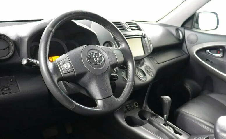 Toyota RAV4 2.0 Автомат