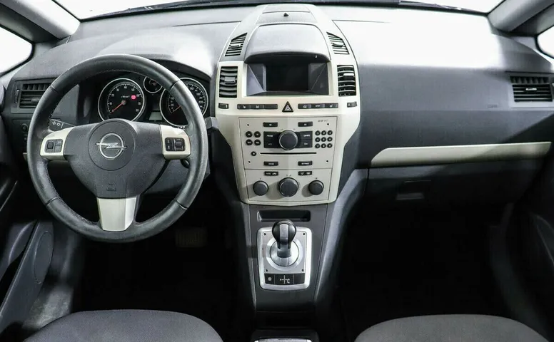 Opel Zafira B Рестайлинг