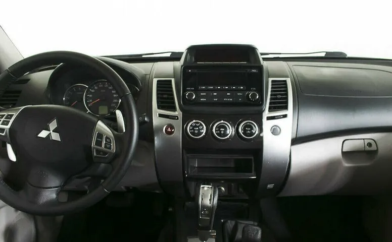 Mitsubishi Pajero Sport 2.5 Автомат