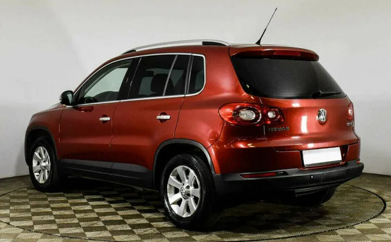 Volkswagen Tiguan 2.0 Автомат