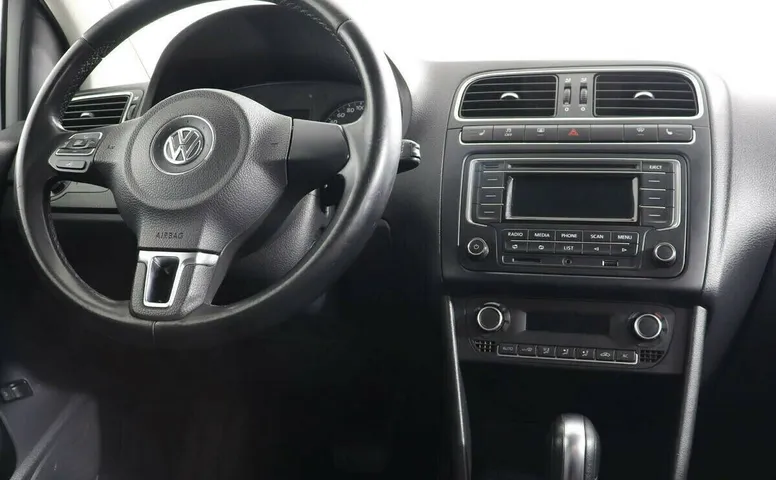 Volkswagen Polo V