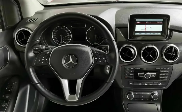Mercedes-Benz B-Класс B 180 BlueEfficiency 7G-DCT (122 л.с.) Белый