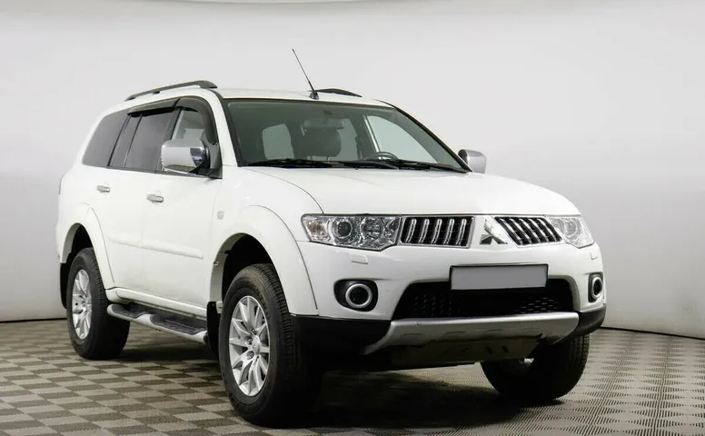 Mitsubishi Pajero Sport II