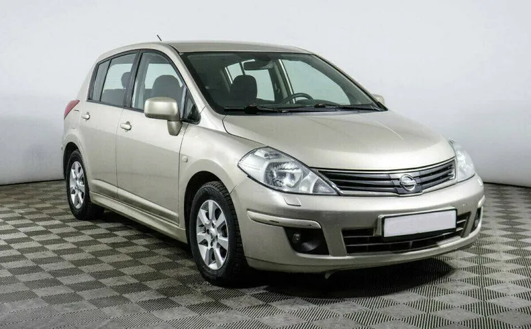 Nissan Tiida 1.6 Автомат