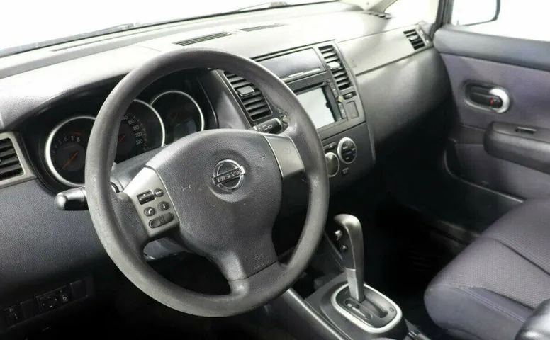 Nissan Tiida 1.6 Автомат