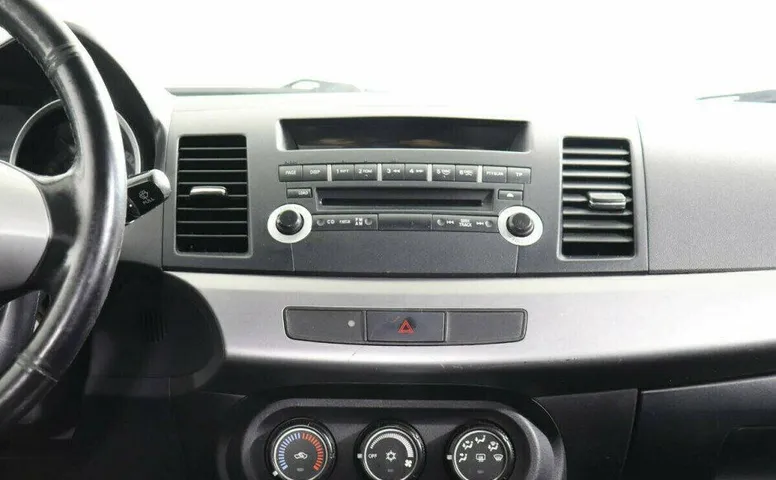 Mitsubishi Lancer 1.5 Автомат