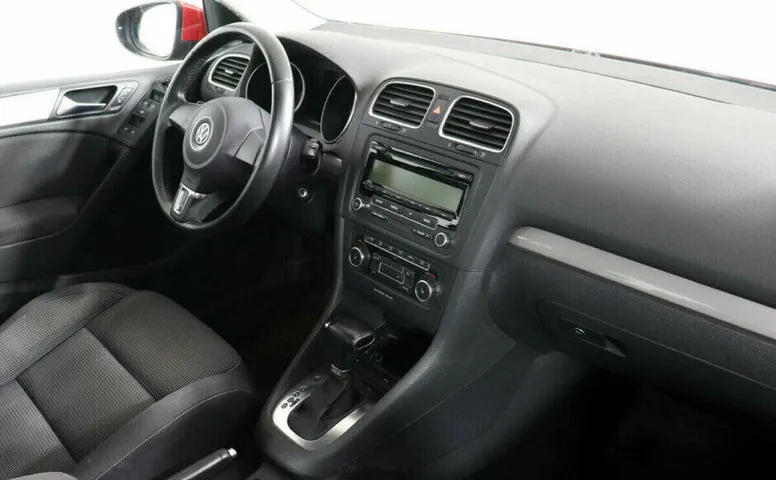 Volkswagen Golf 1.6 Робот