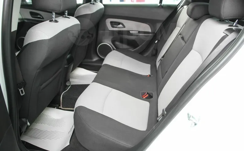 Chevrolet Cruze, 1 поколение