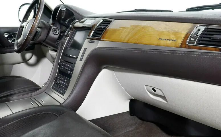 Cadillac Escalade III