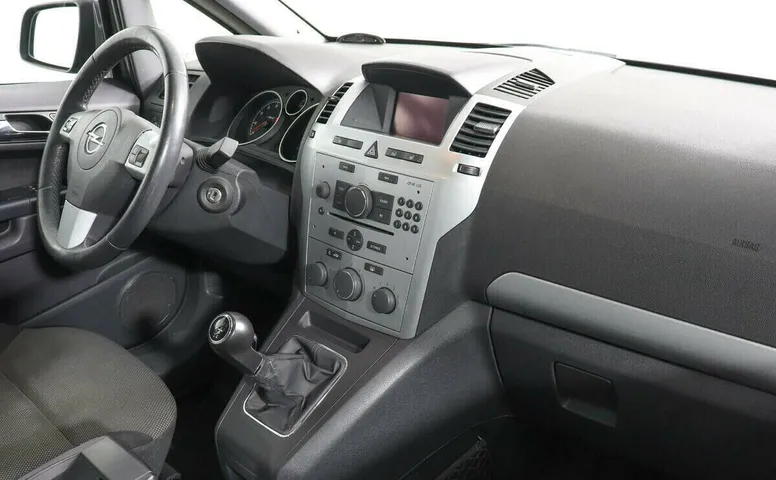 Opel Zafira B Рестайлинг