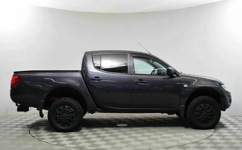 Mitsubishi l200 iv