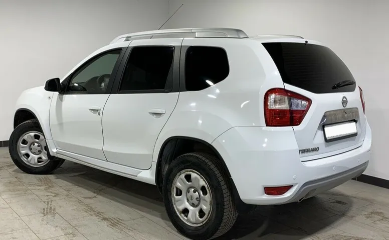 Nissan Terrano III (D10)