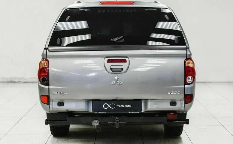 Mitsubishi l200
