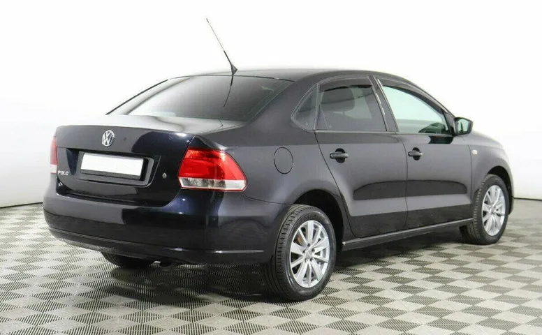 Volkswagen Polo 1.6 Автомат