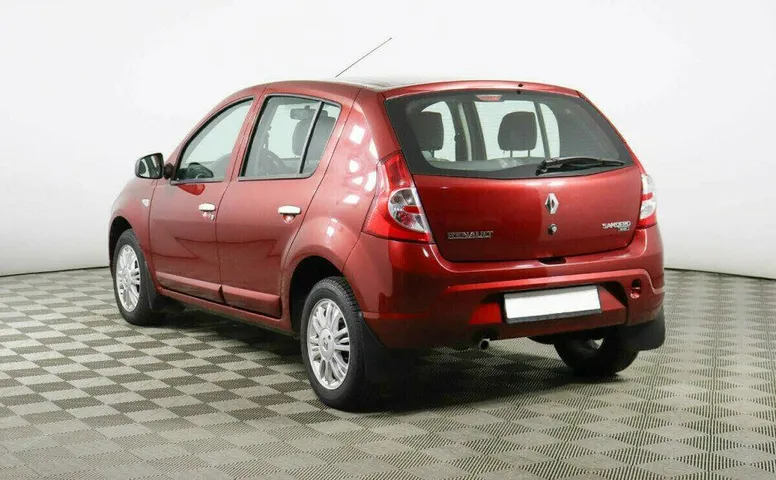 Renault Sandero 1.6 Автомат