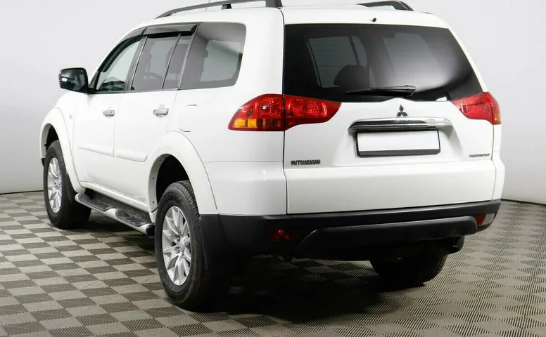 Mitsubishi Pajero Sport II