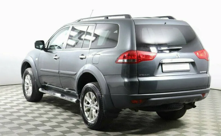 Mitsubishi Pajero Sport 2.5 Автомат