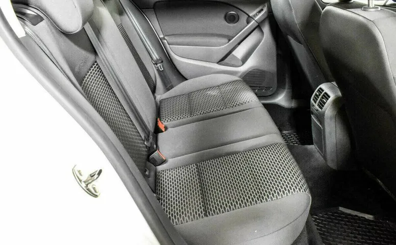 Volkswagen Golf 1.6 Робот