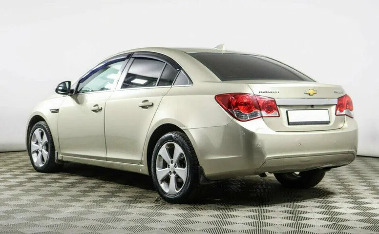 Chevrolet Cruze 1.8 Автомат