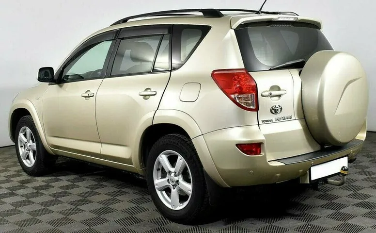 Toyota RAV4 2.4 Автомат