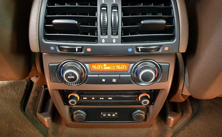 BMW X5 II (E70)