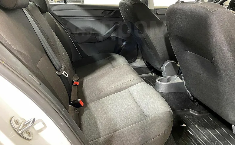 Skoda Rapid, 1 поколение