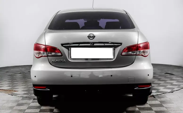 Nissan Almera
