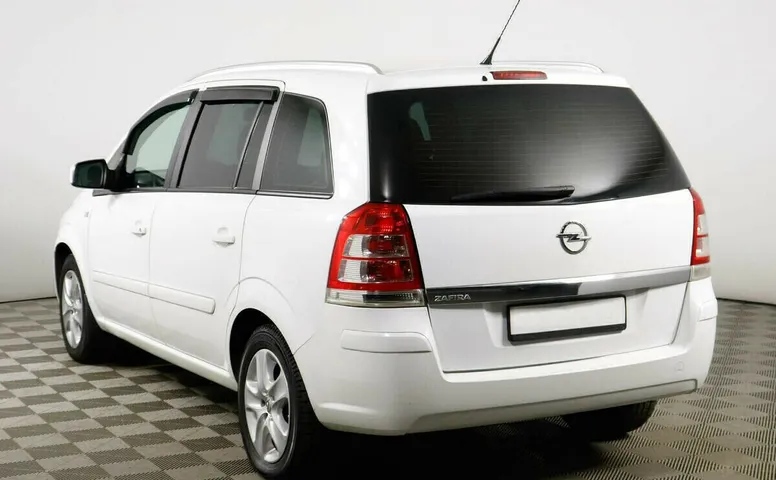 Opel Zafira B Рестайлинг