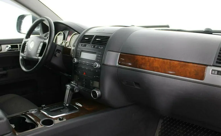 Volkswagen Touareg I Рестайлинг