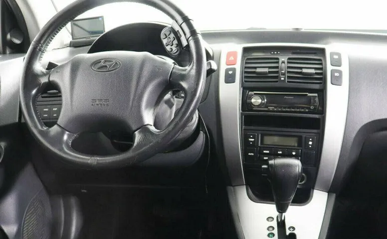 Hyundai Tucson 2.0 Автомат