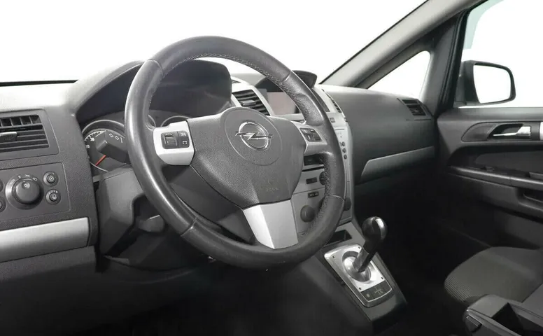 Opel Zafira B Рестайлинг