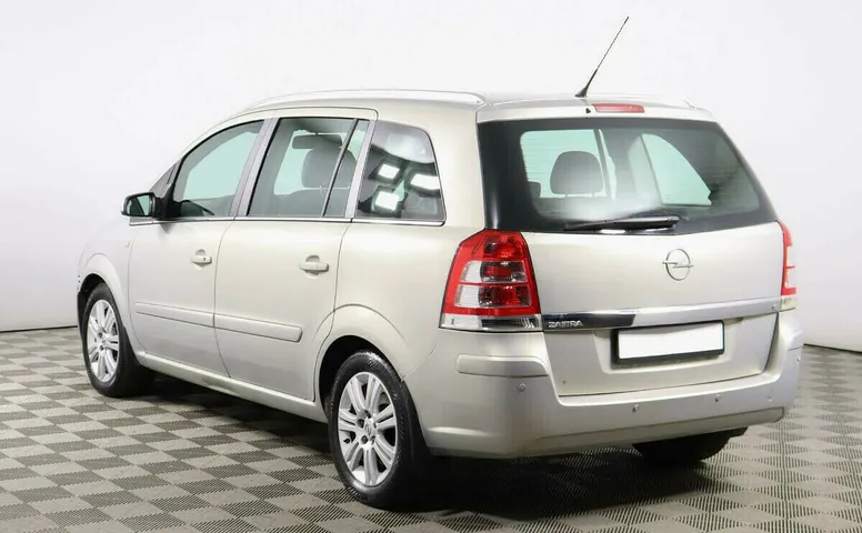 Opel Zafira B Рестайлинг