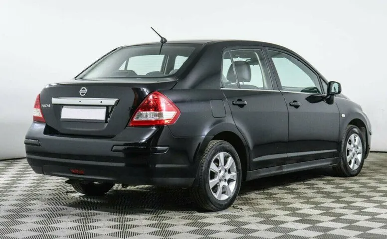 Nissan Tiida 1.6 Автомат