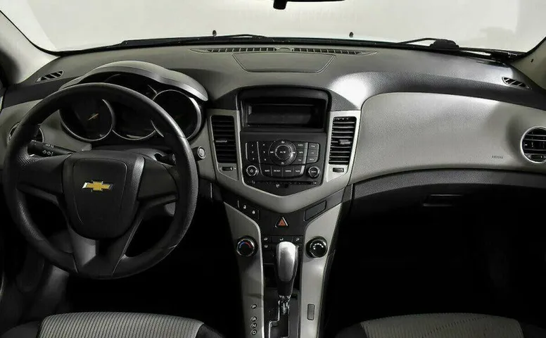 Chevrolet Cruze 1.6 Автомат