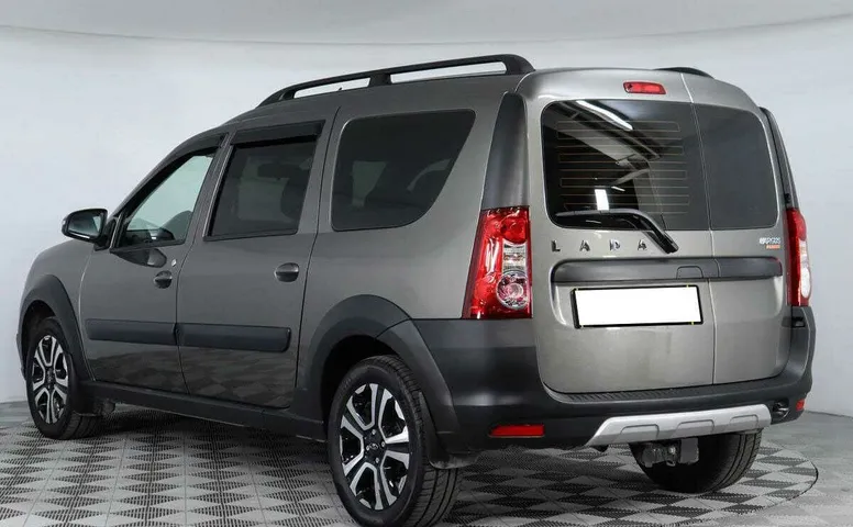 Lada (ваз) largus cross мкпп 2021 с пробегом 17 470 км