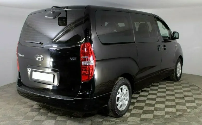 Hyundai Grand Starex I