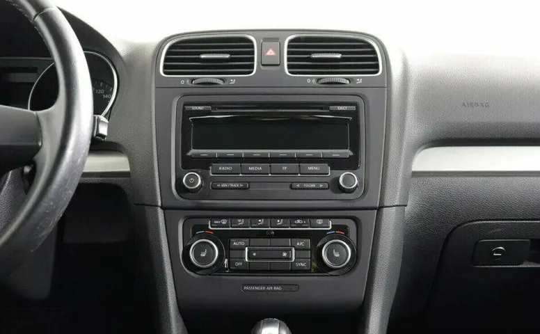 Volkswagen Golf 1.6 Робот