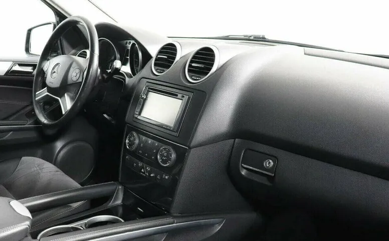 Mercedes-Benz M-Класс 3.0 Автомат